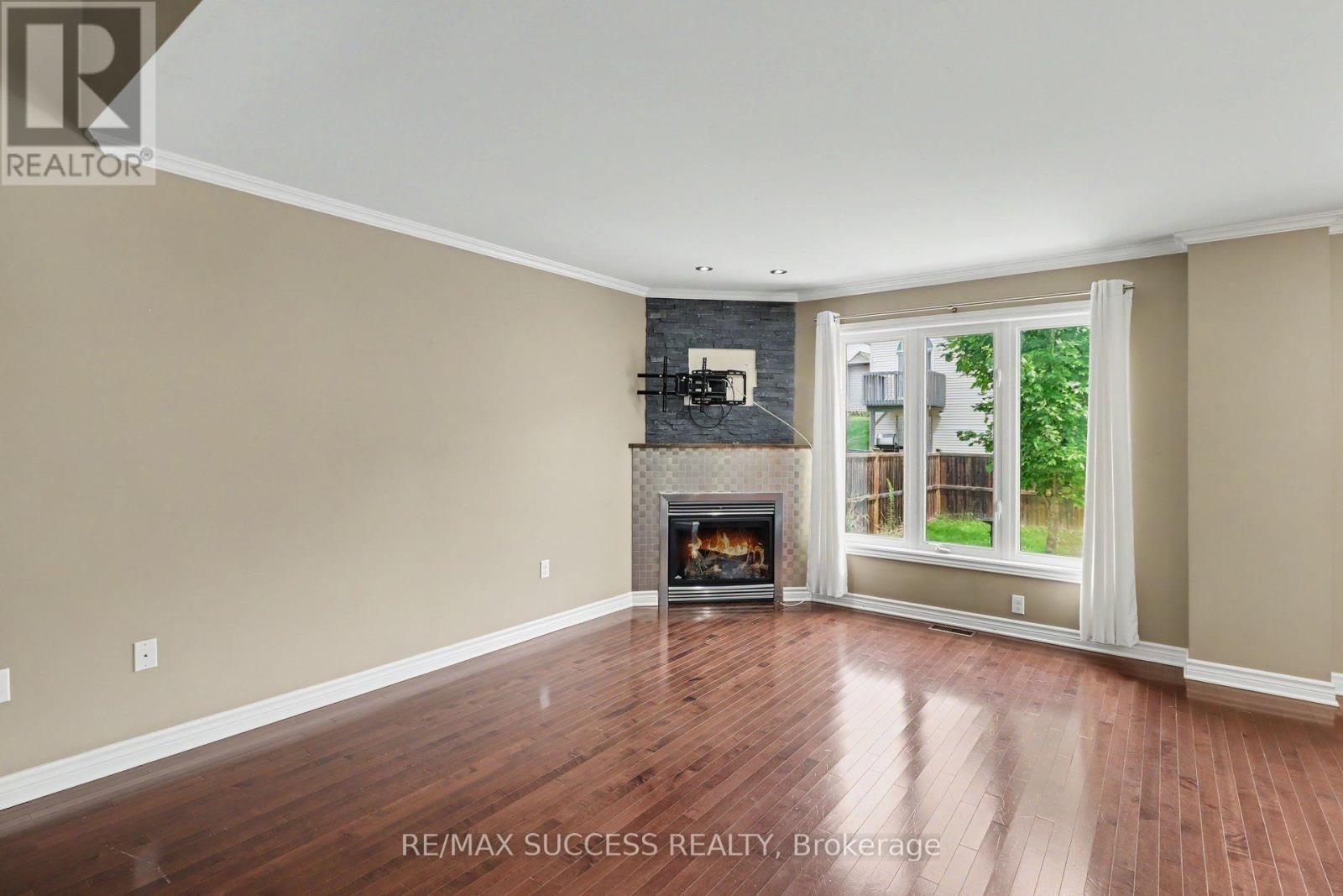 257 MICA CRESCENT - 9