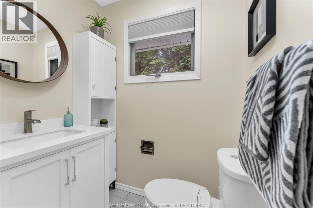 4069 ROSELAND DRIVE West - 24