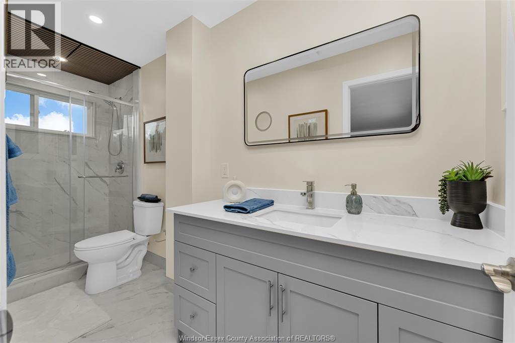 4069 ROSELAND DRIVE West - 23