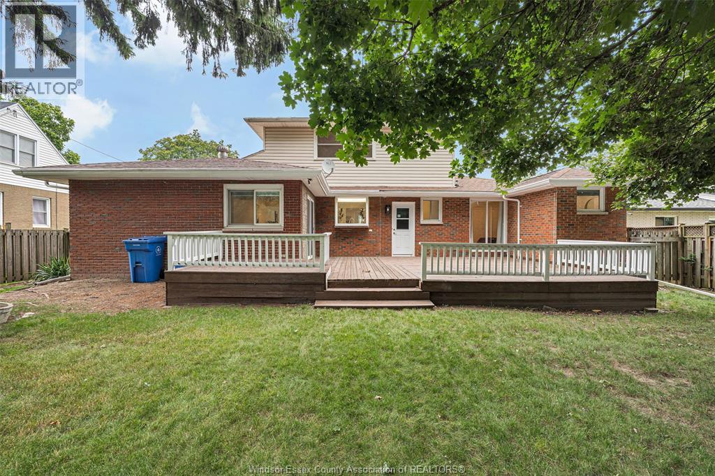 4069 ROSELAND DRIVE West - 32