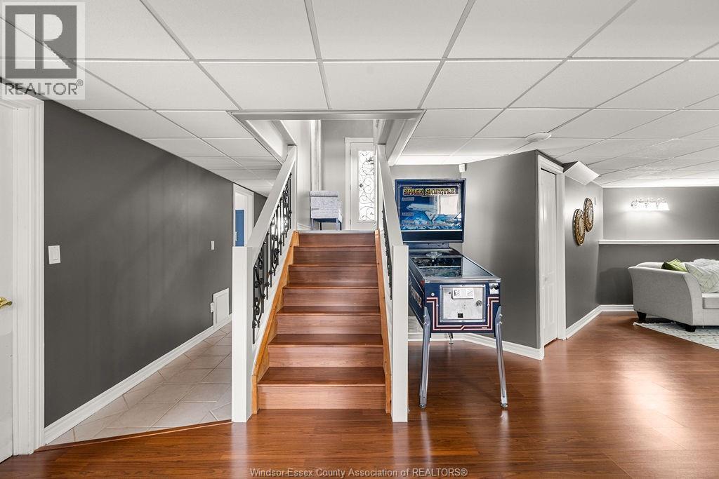 1099 WALLS ROAD - 24