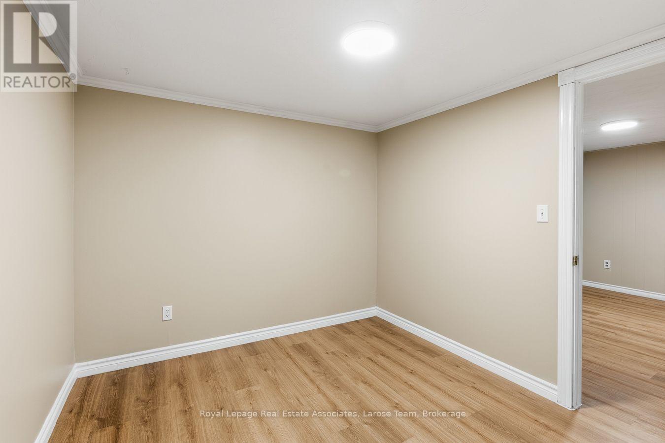 1515 THETFORD COURT - 33