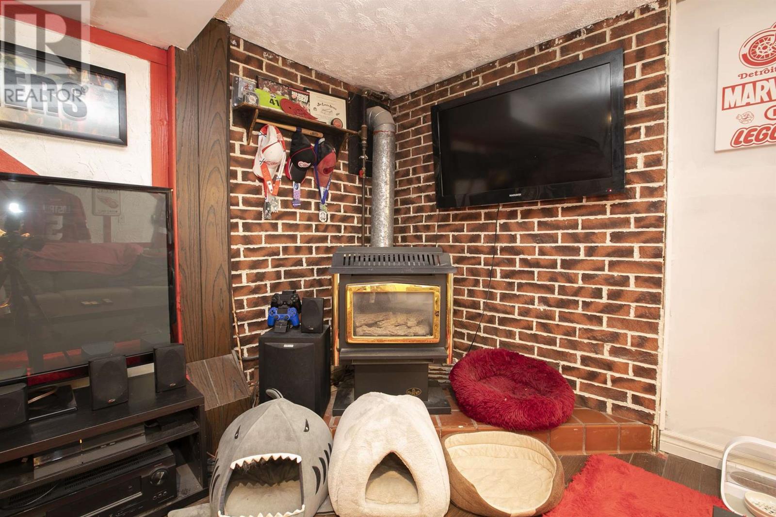 50 Parker AVE - 40