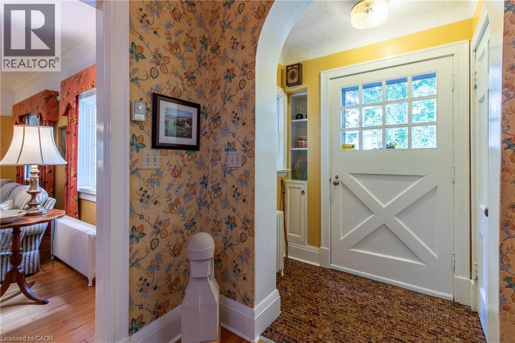 312 NELSON Street W - 13