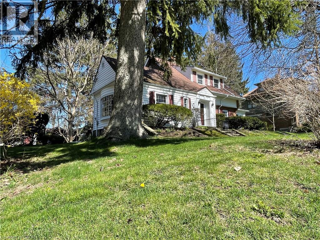 312 NELSON Street W - 2