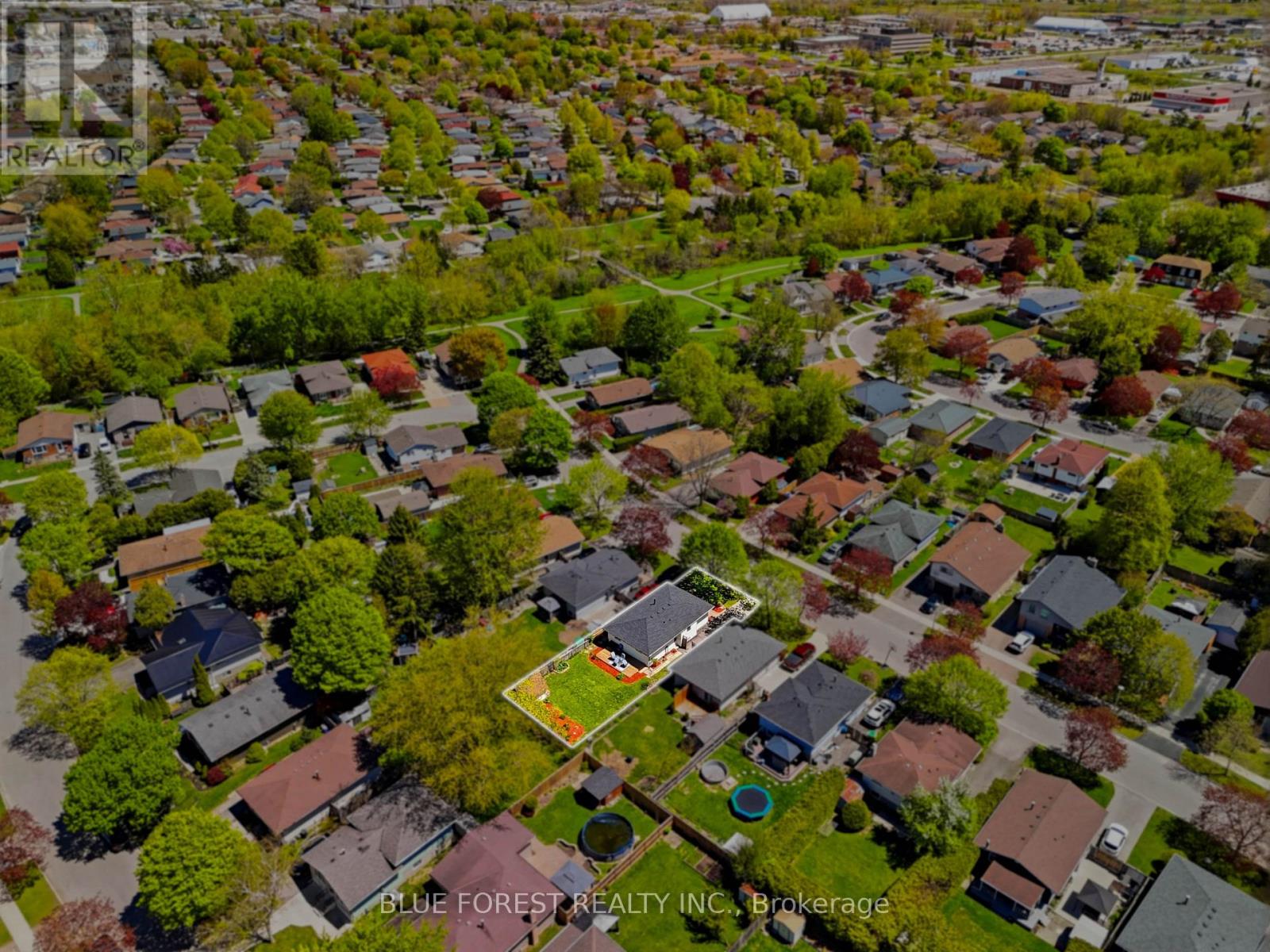 93 NICHOLAS CRESCENT - 32