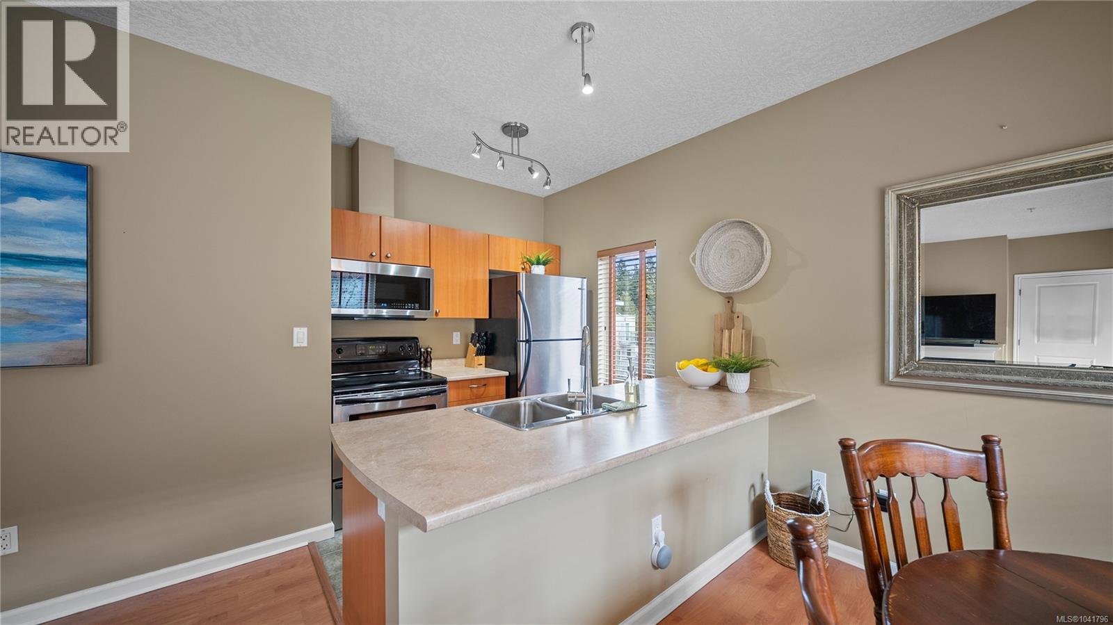#307 2747 Jacklin Rd - 11
