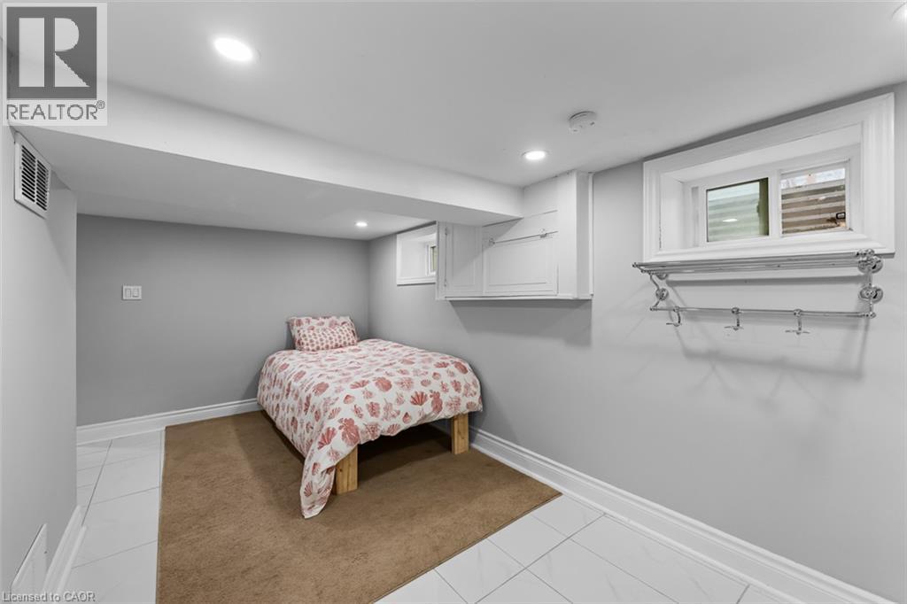 5939 SYMMES Avenue - Image 24