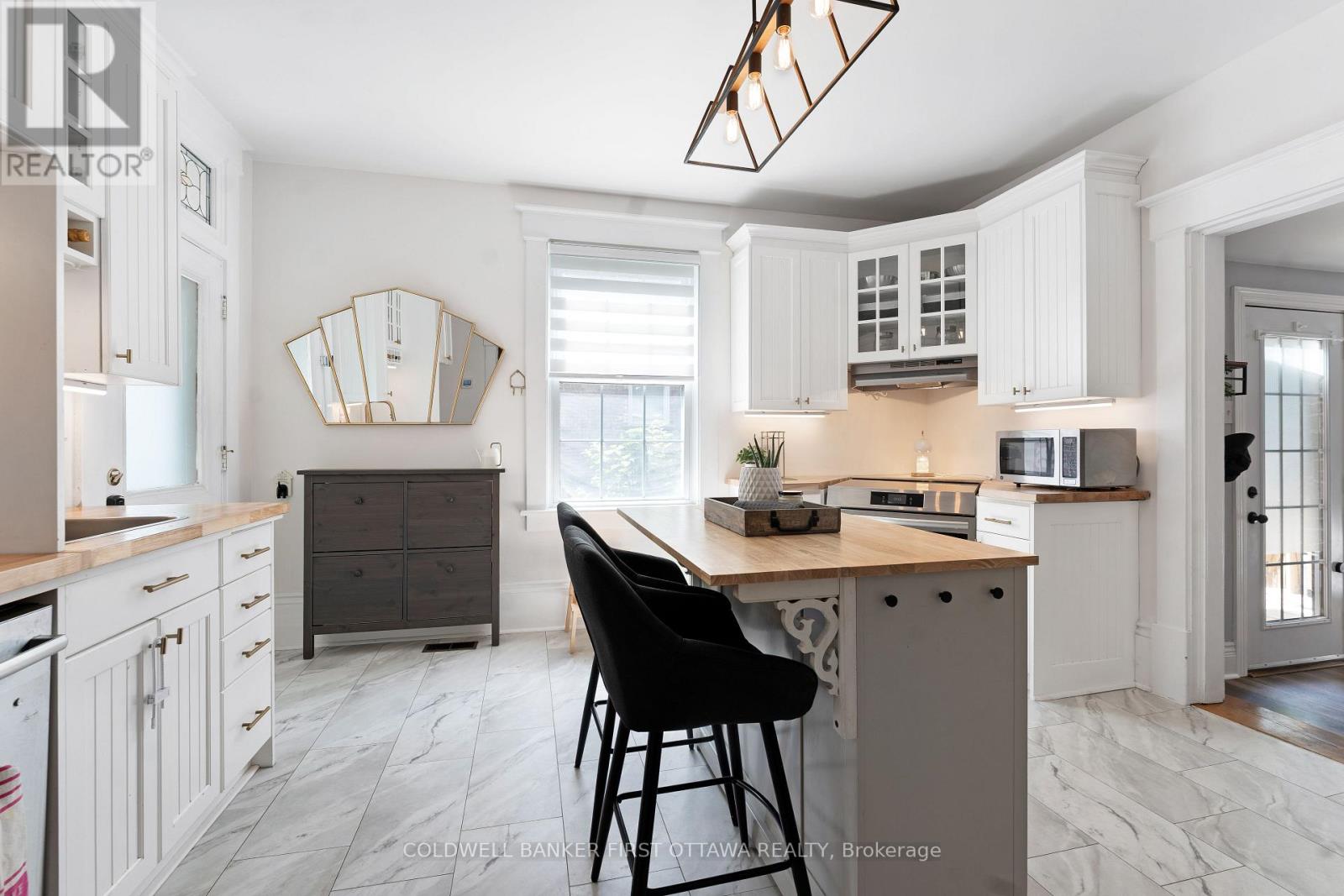 20 MCEWEN AVENUE - 12