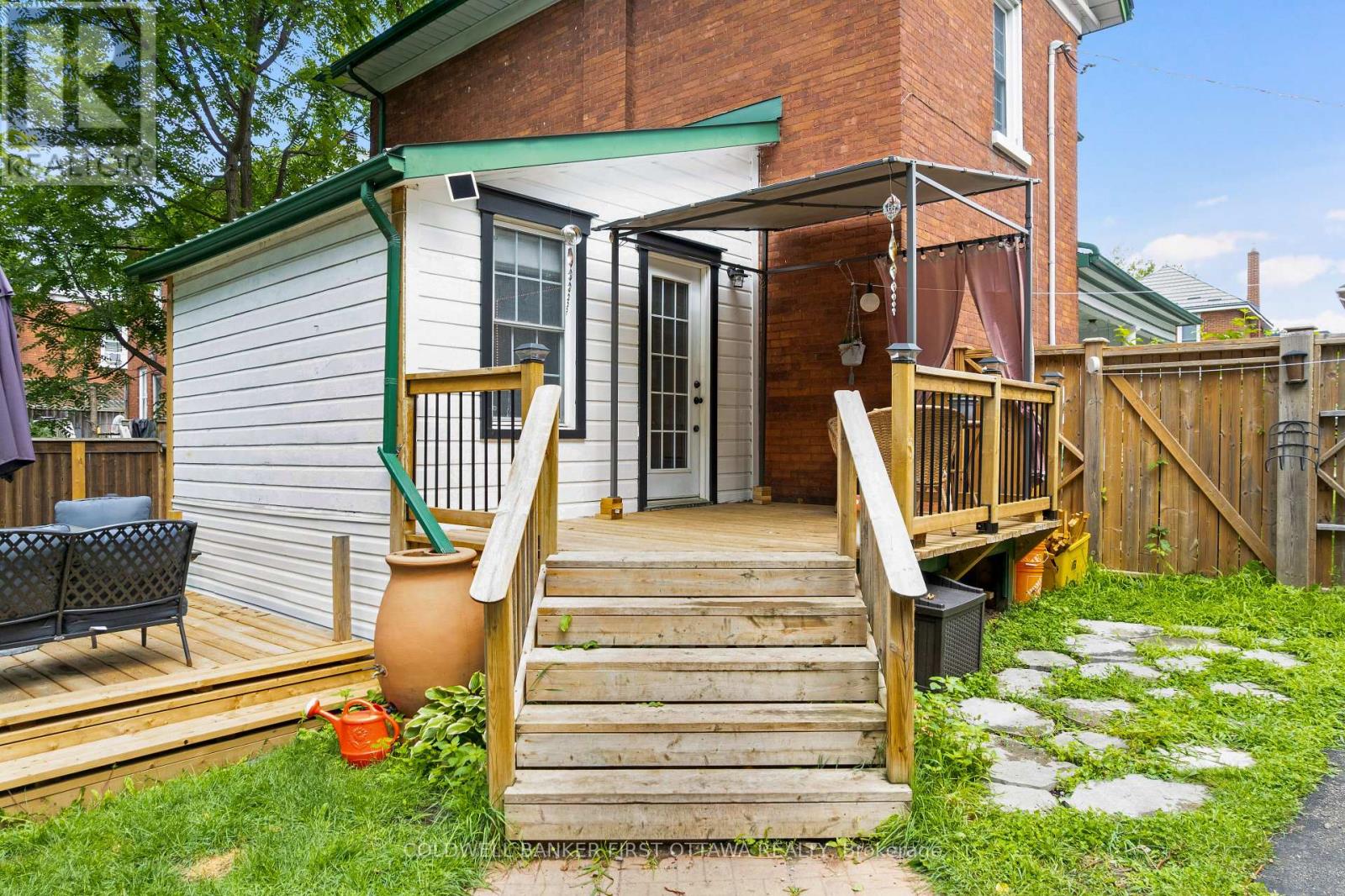 20 MCEWEN AVENUE - 28