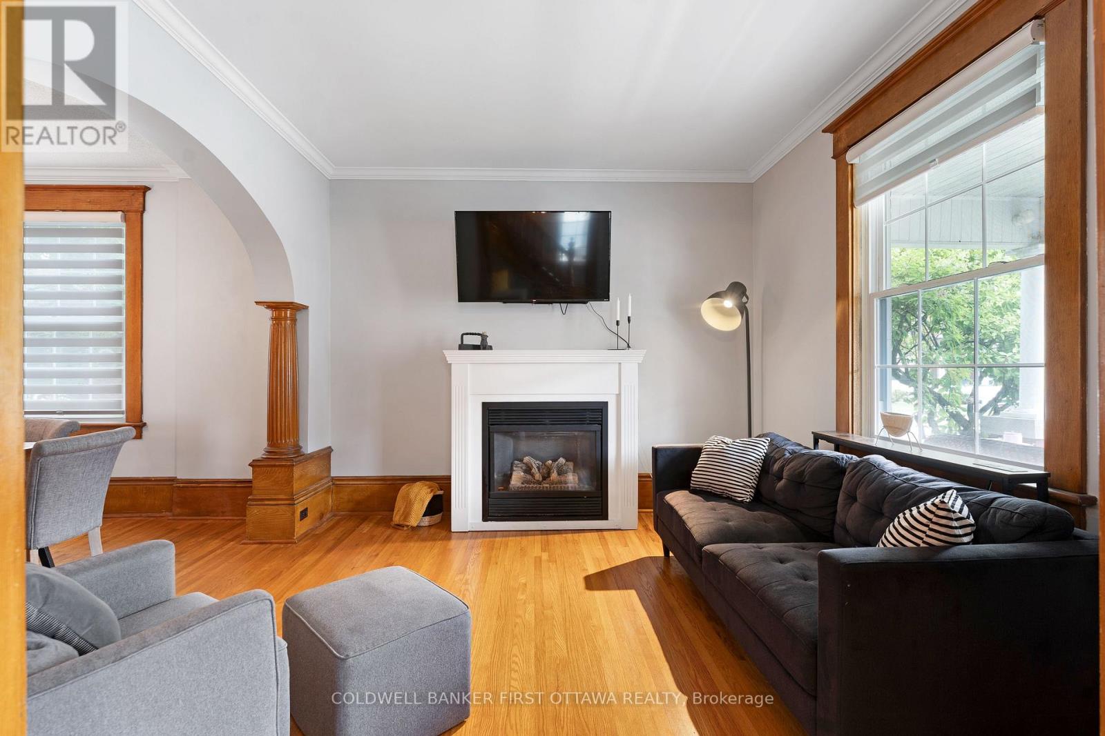 20 MCEWEN AVENUE - 8