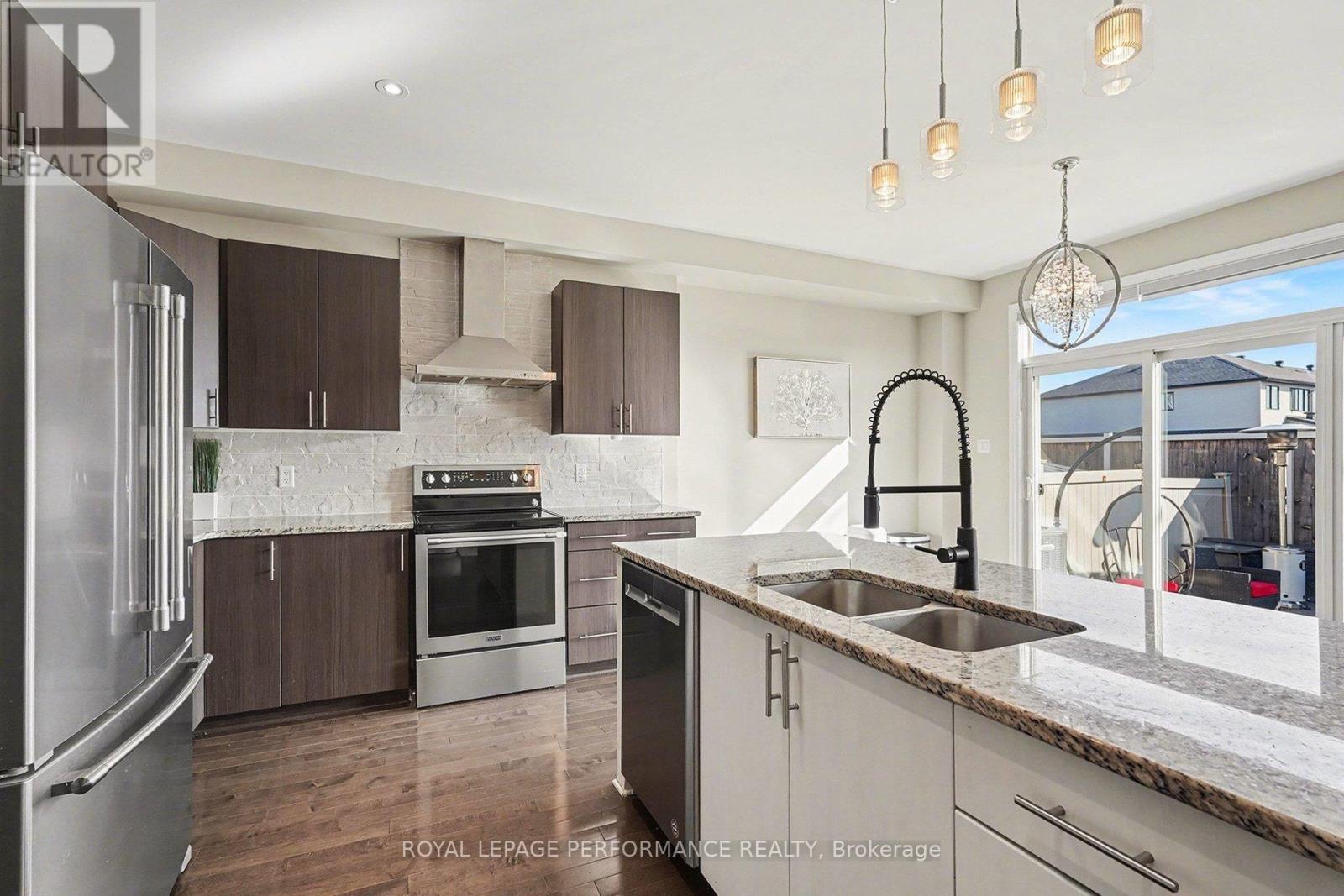 504 YELLOW BIRCH STREET - 10