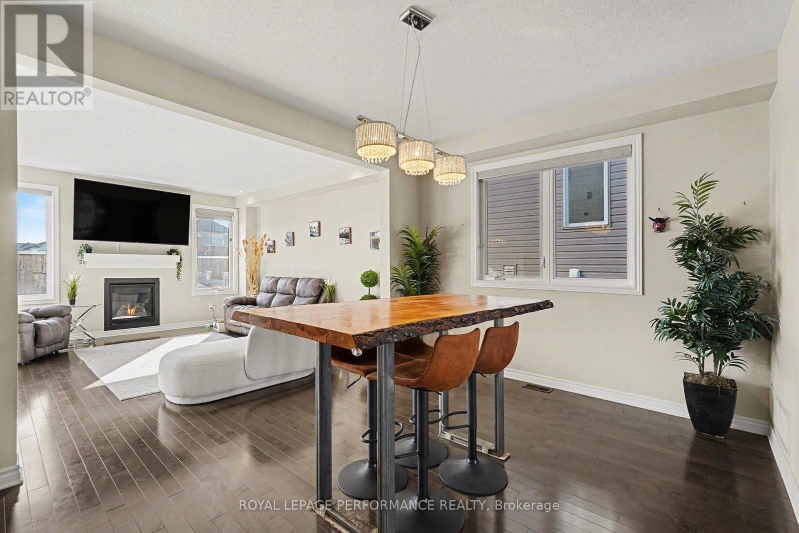 504 YELLOW BIRCH STREET - 12