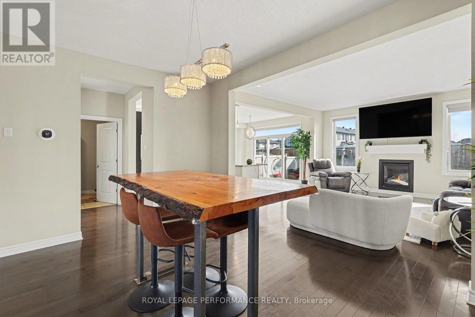 504 YELLOW BIRCH STREET - 13