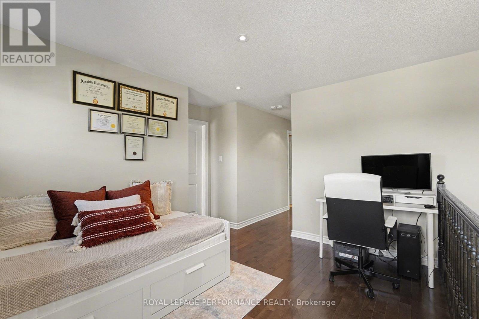 504 YELLOW BIRCH STREET - 17