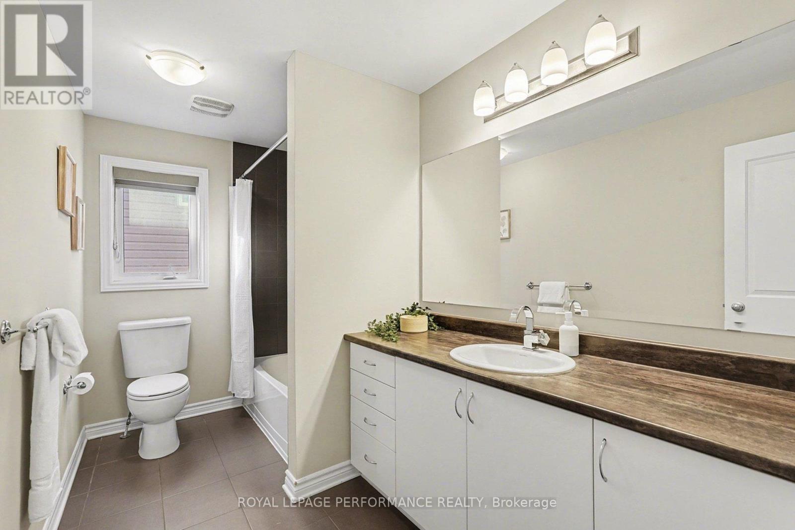 504 YELLOW BIRCH STREET - 26