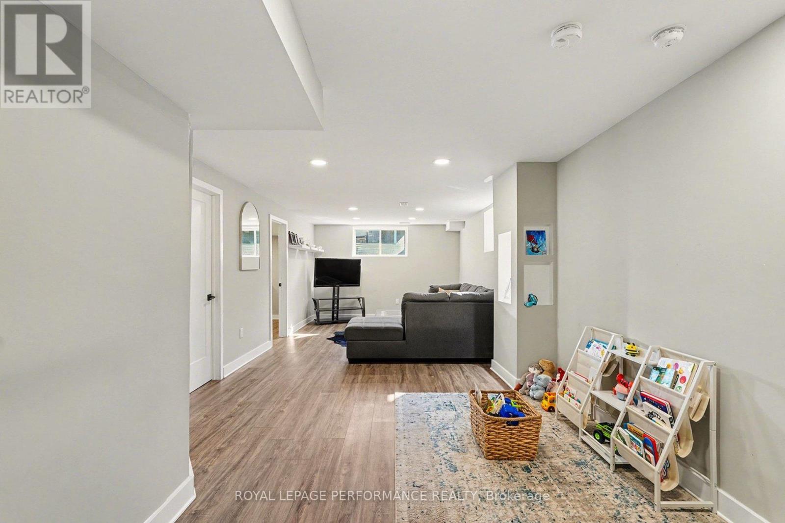 504 YELLOW BIRCH STREET - 27