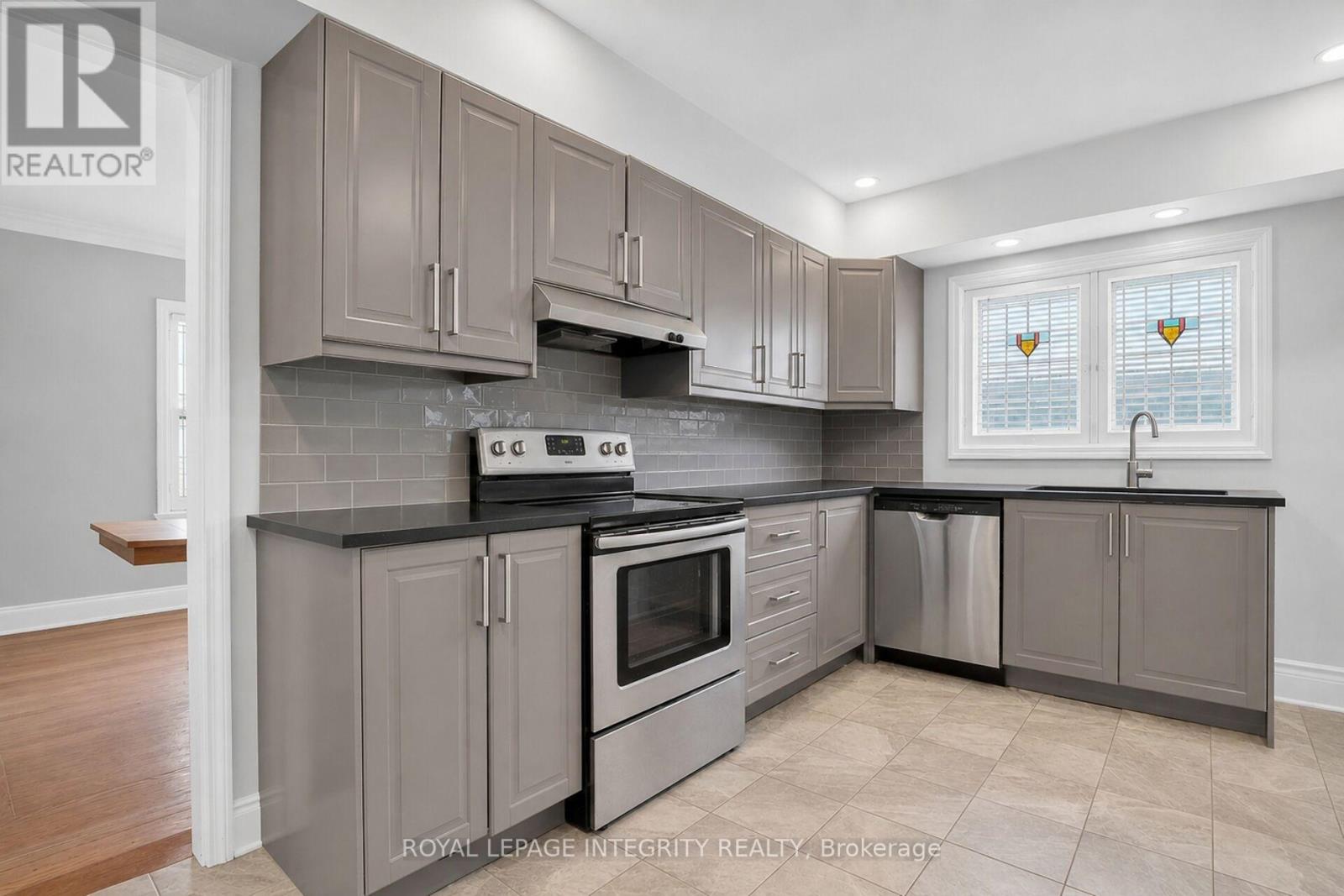 84 RIVERDALE AVENUE - 13