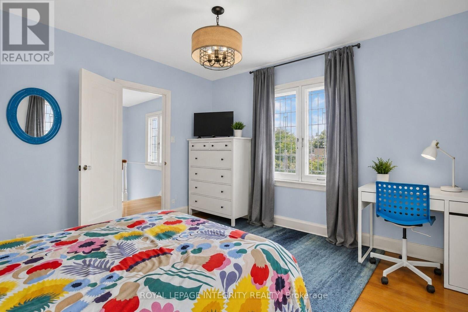 84 RIVERDALE AVENUE - 28