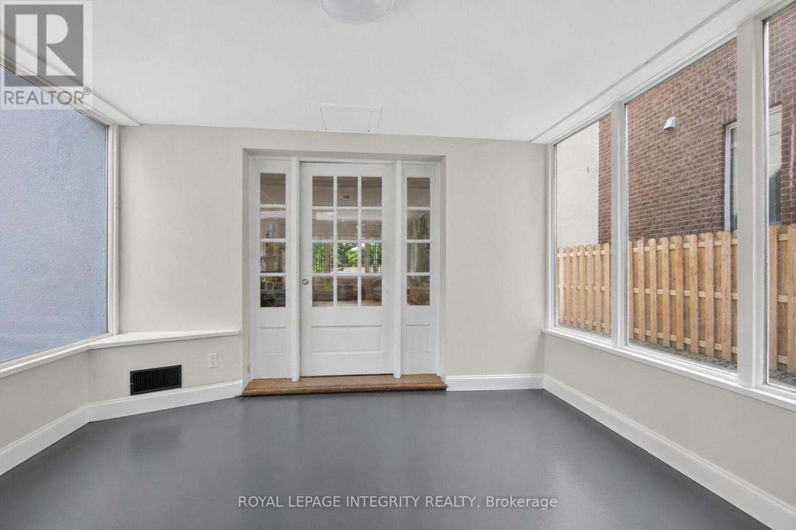 84 RIVERDALE AVENUE - 29