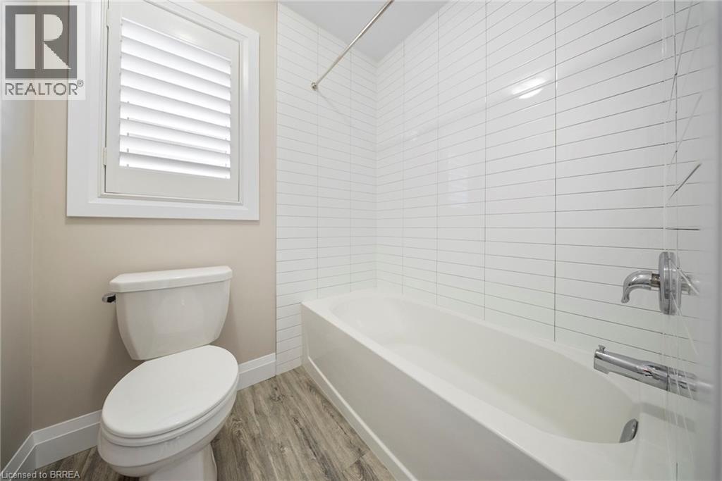 32 ARLINGTON Parkway - Image 21