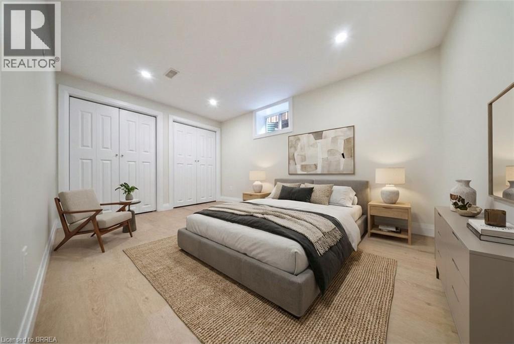 32 ARLINGTON Parkway - Image 23