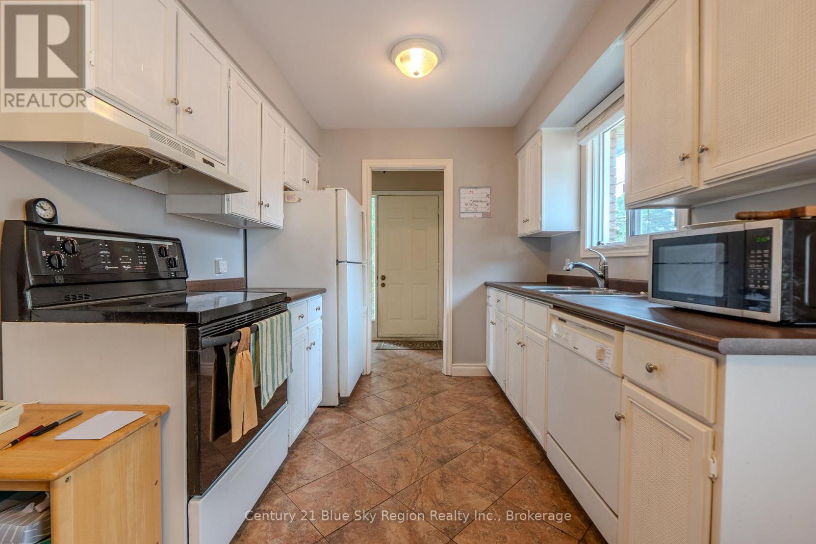 113 SABLE CRESCENT - 15