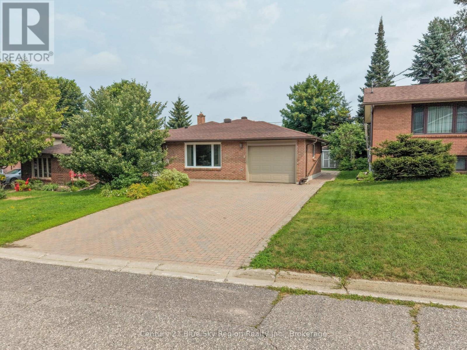 113 SABLE CRESCENT - 2