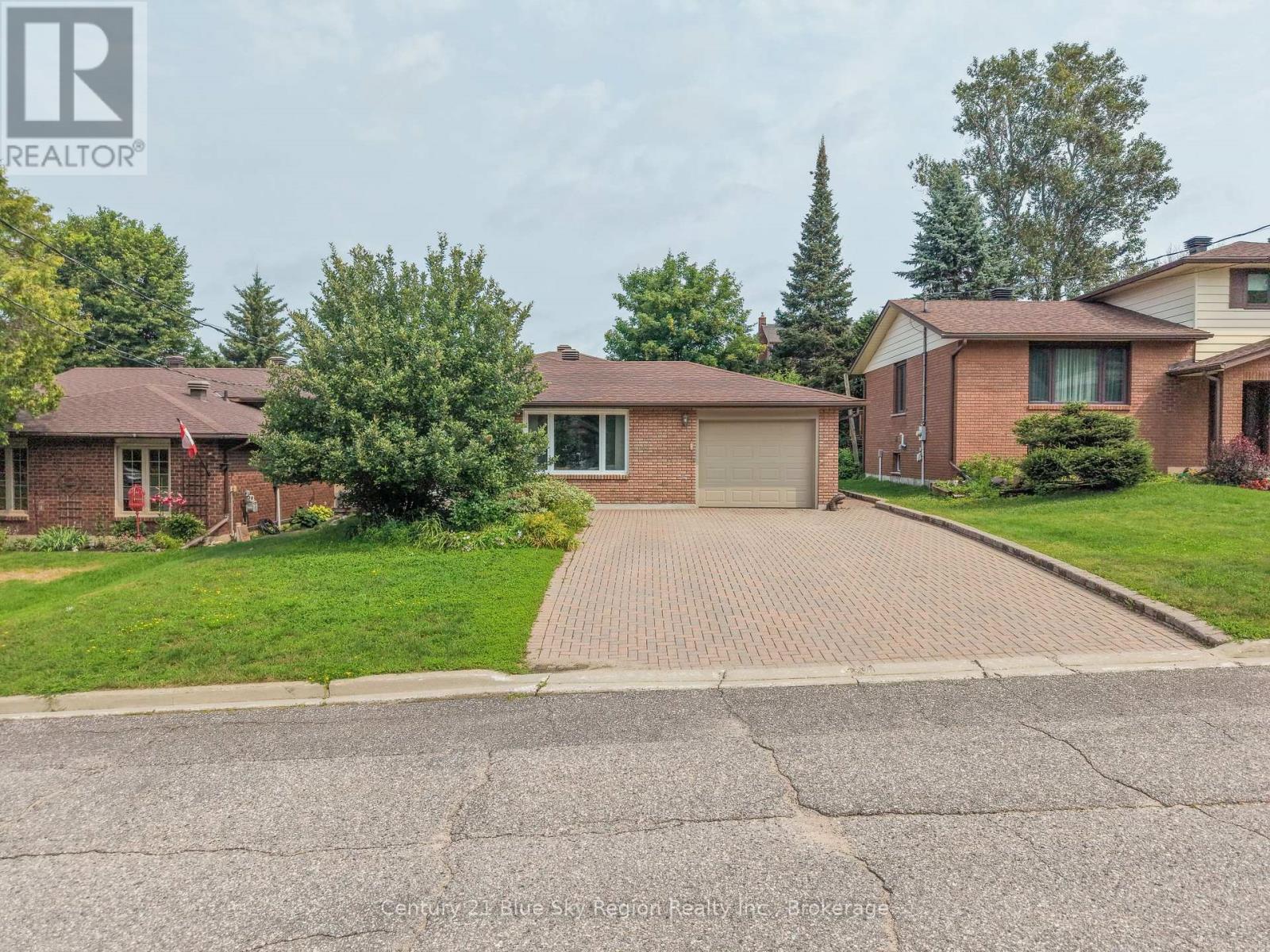 113 SABLE CRESCENT - 3