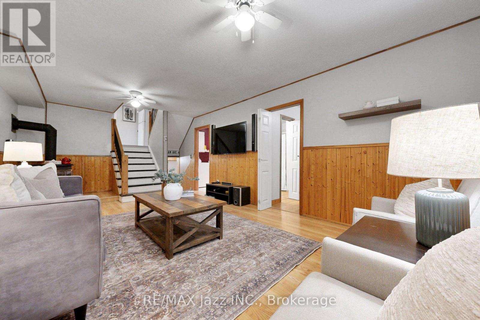 3 POCHON AVENUE - 36