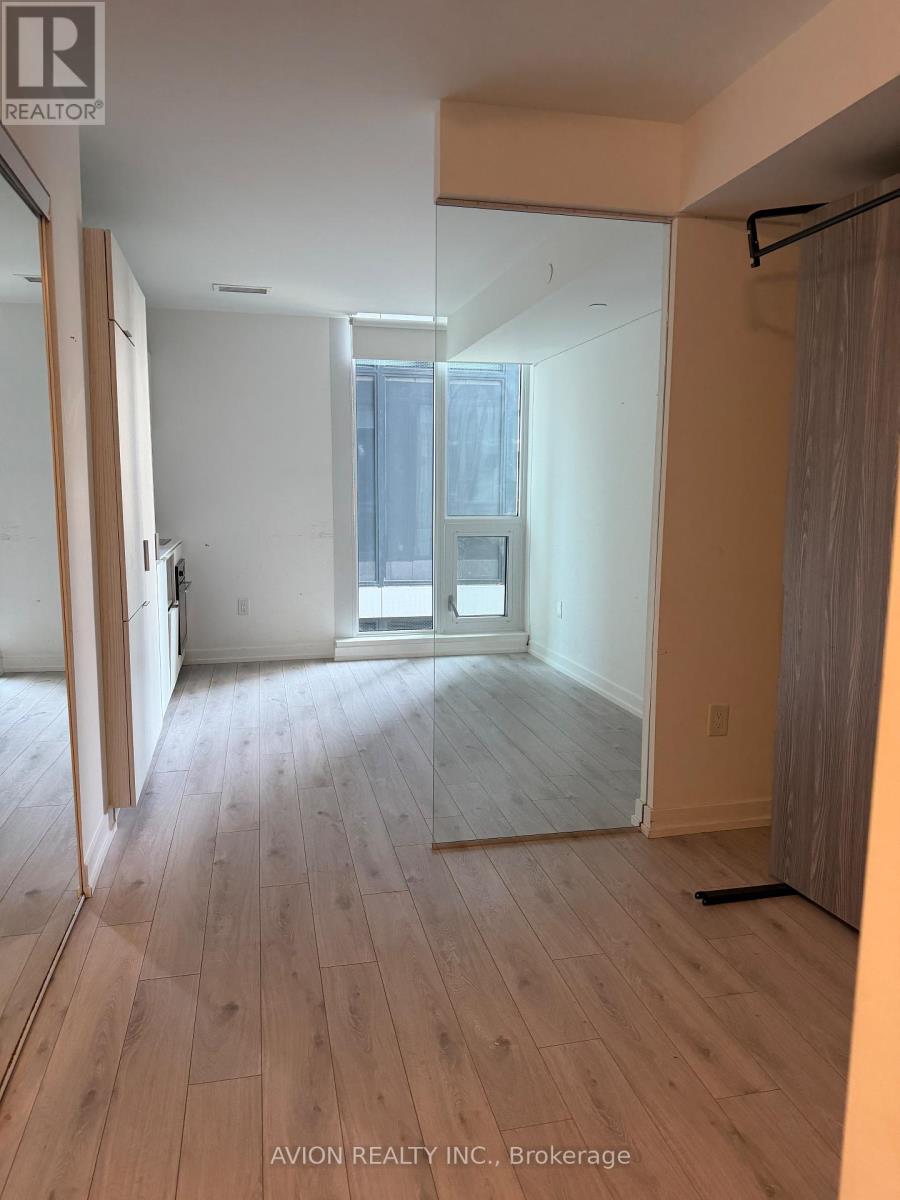 #731 77 SHUTER STREET - Image 5