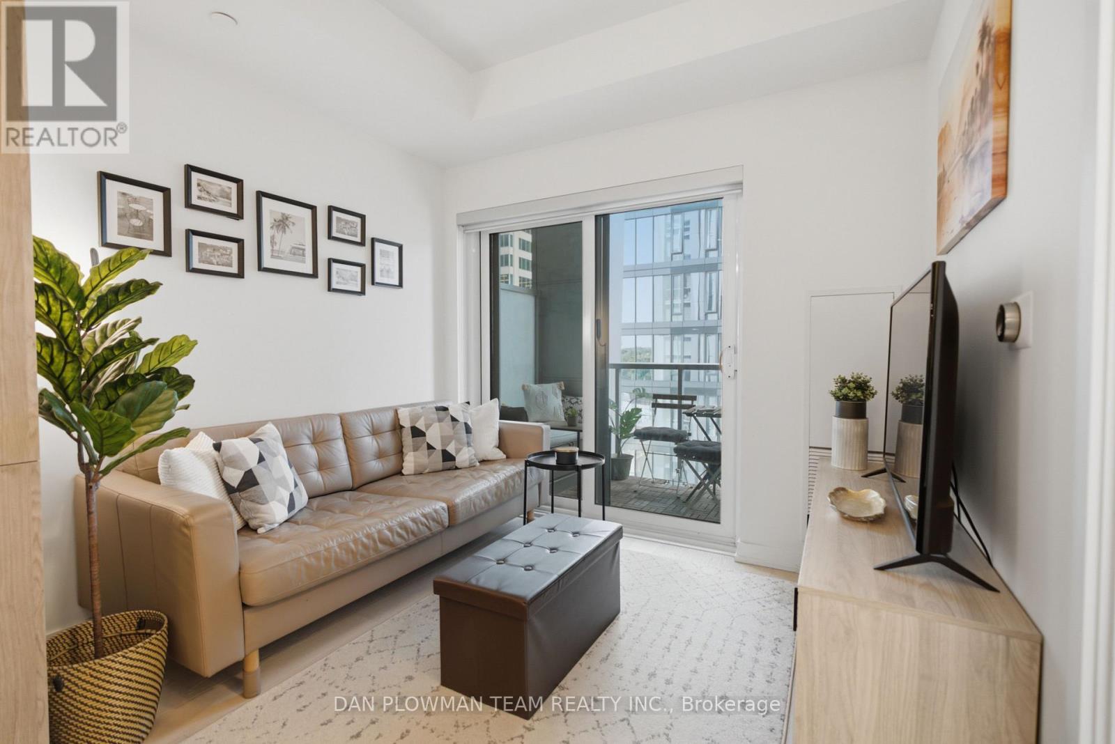 #901 1 YORKVILLE AVENUE - Image 10