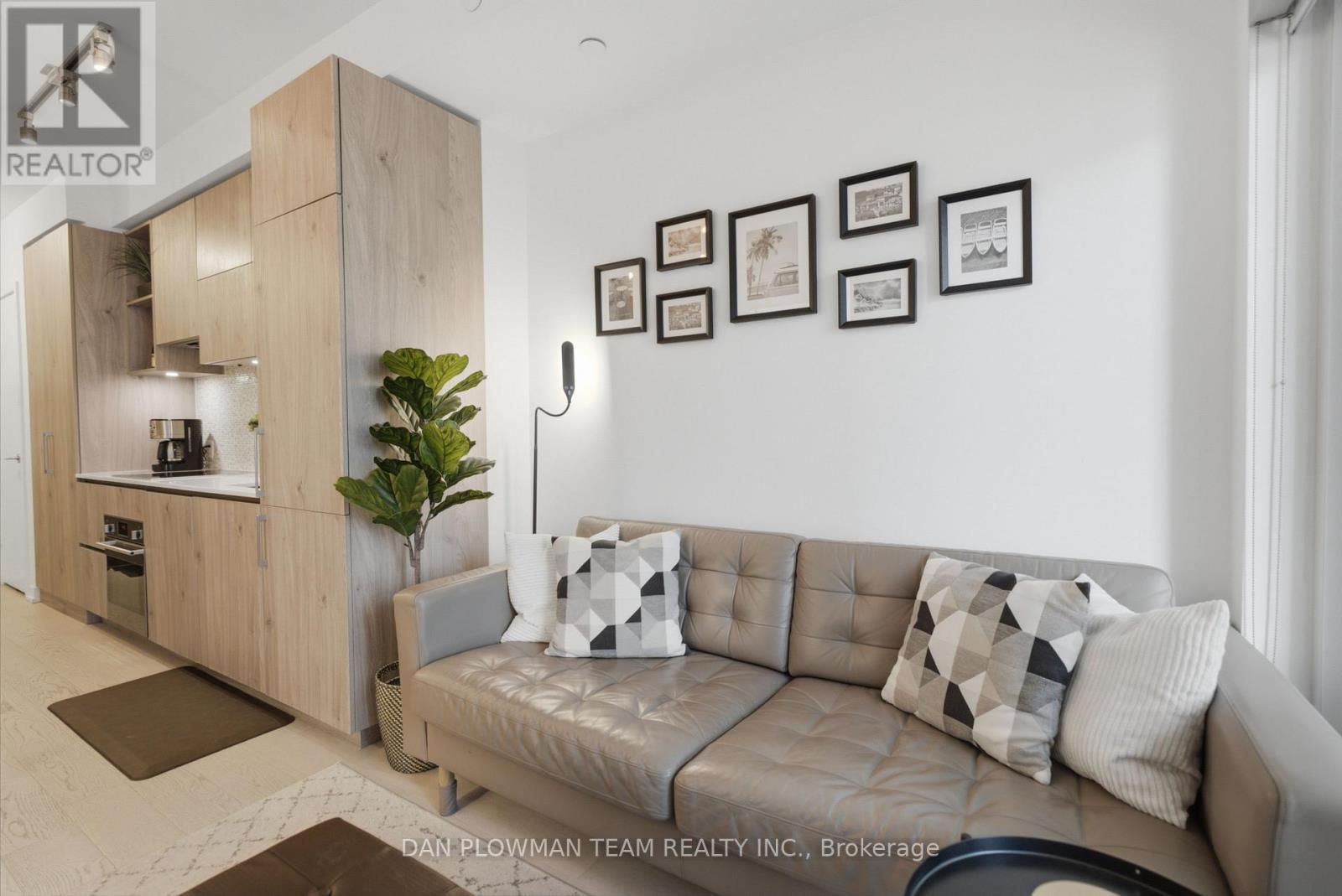 #901 1 YORKVILLE AVENUE - Image 12