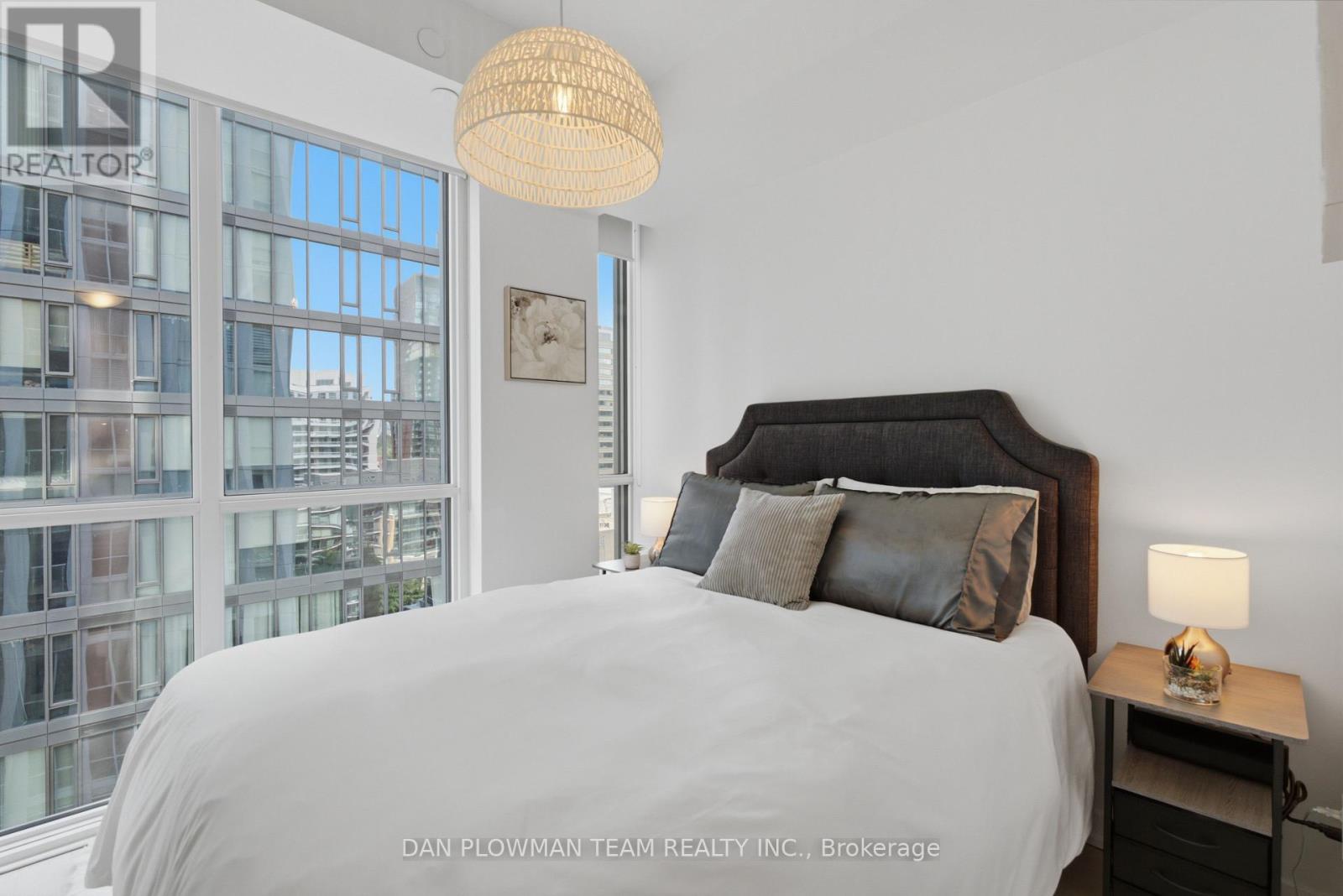 #901 1 YORKVILLE AVENUE - Image 16