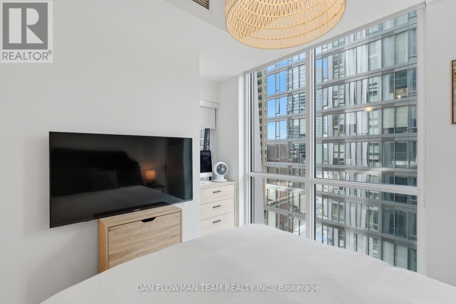 #901 1 YORKVILLE AVENUE - Image 17