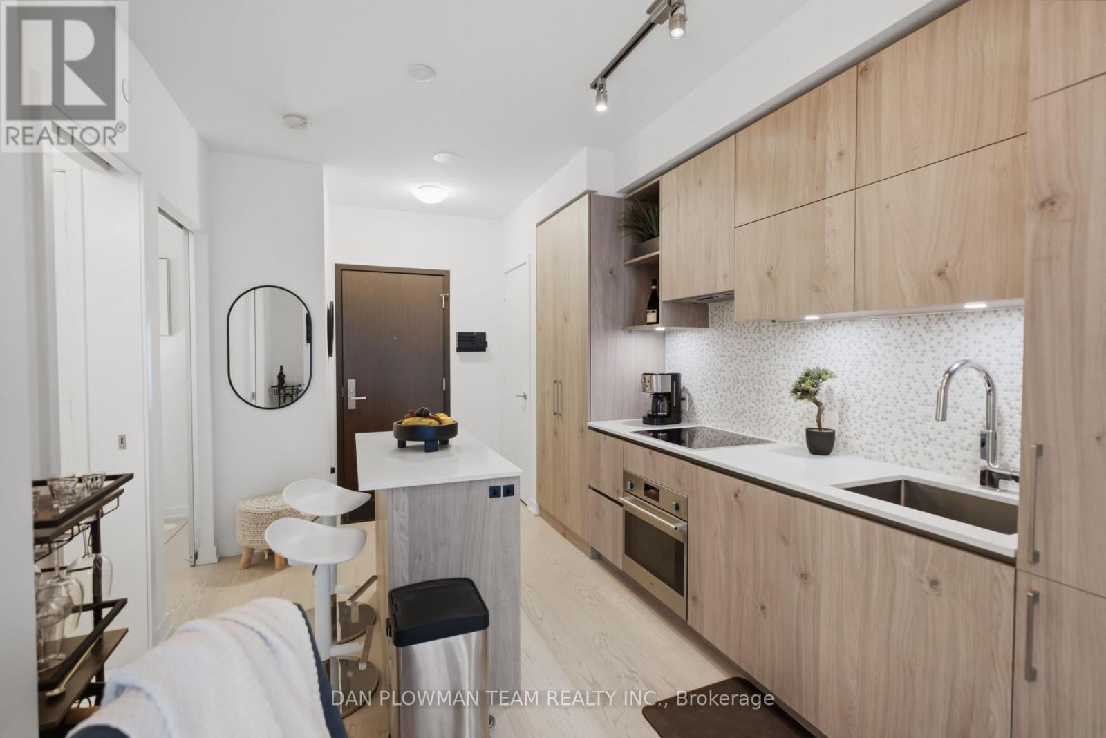 #901 1 YORKVILLE AVENUE - Image 3