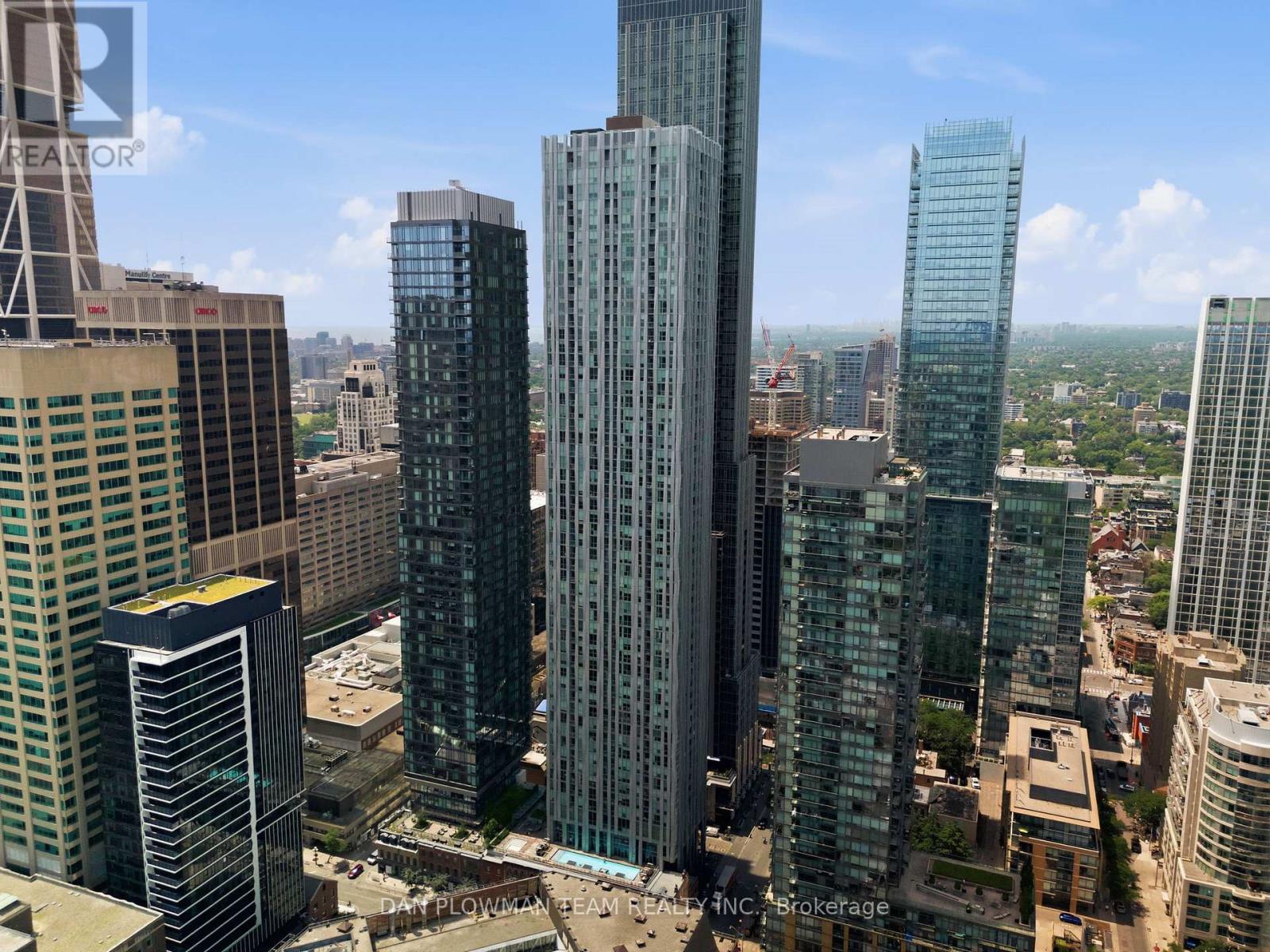 #901 1 YORKVILLE AVENUE - 43