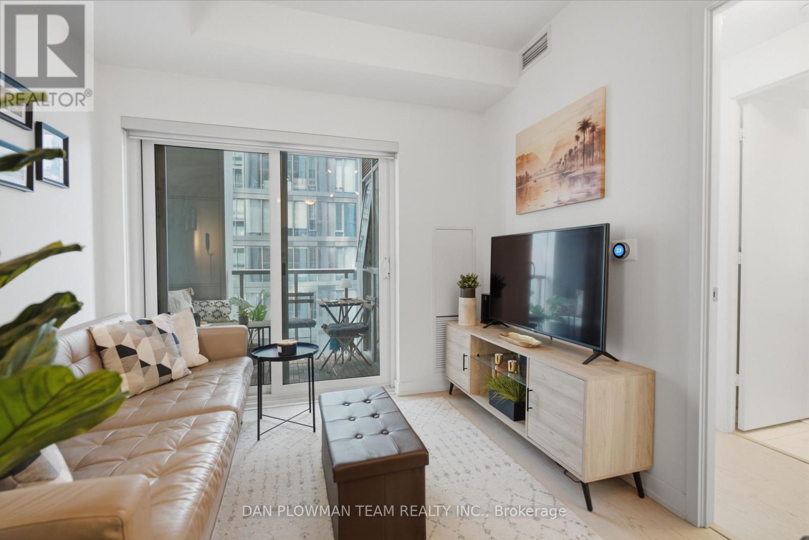 #901 1 YORKVILLE AVENUE - Image 8