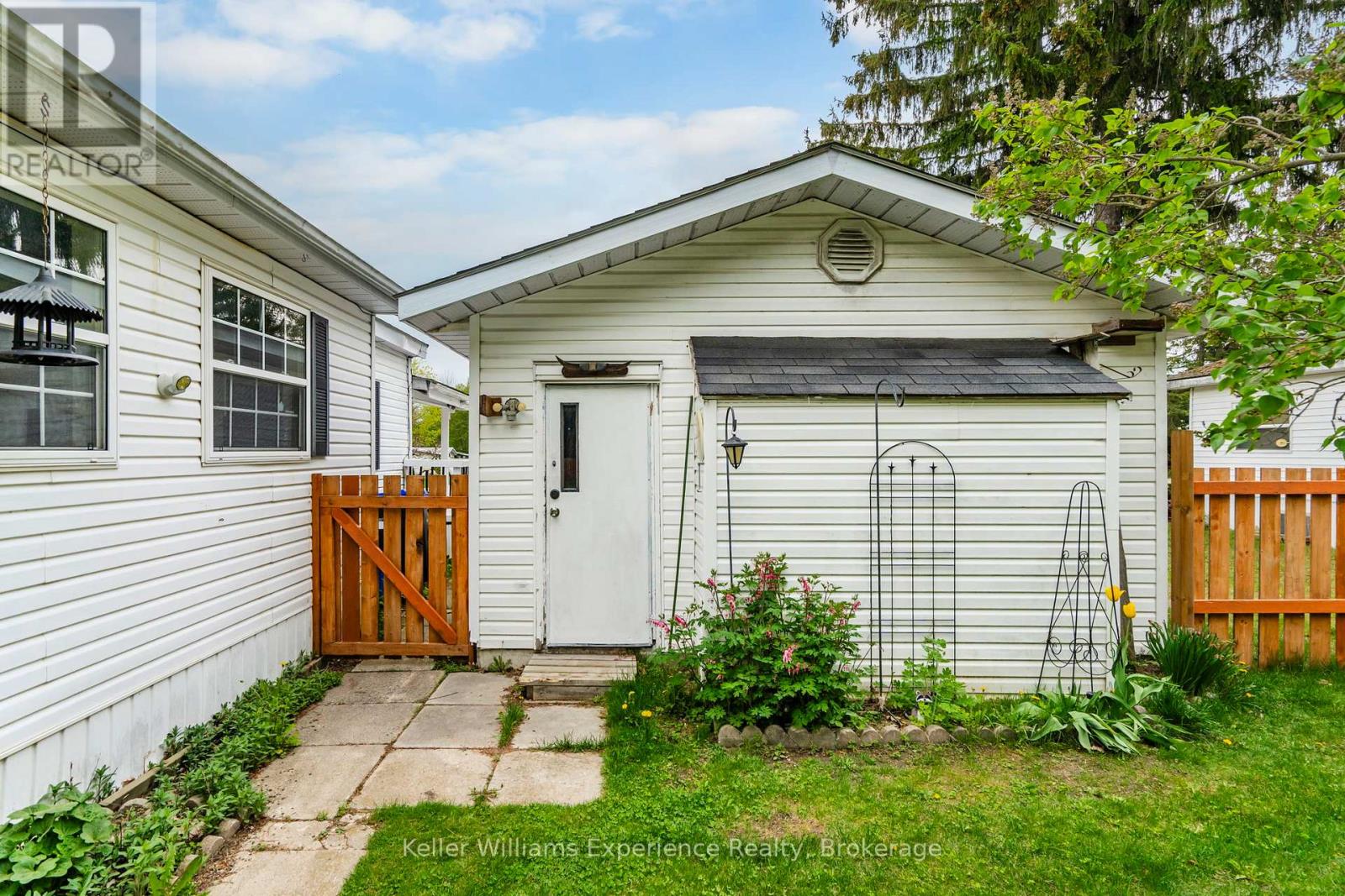 #15 5411 ELLIOTT SIDE ROAD - 26