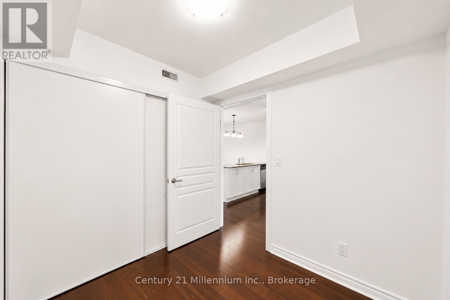 #204 10 BRANDY LANE DRIVE - 23