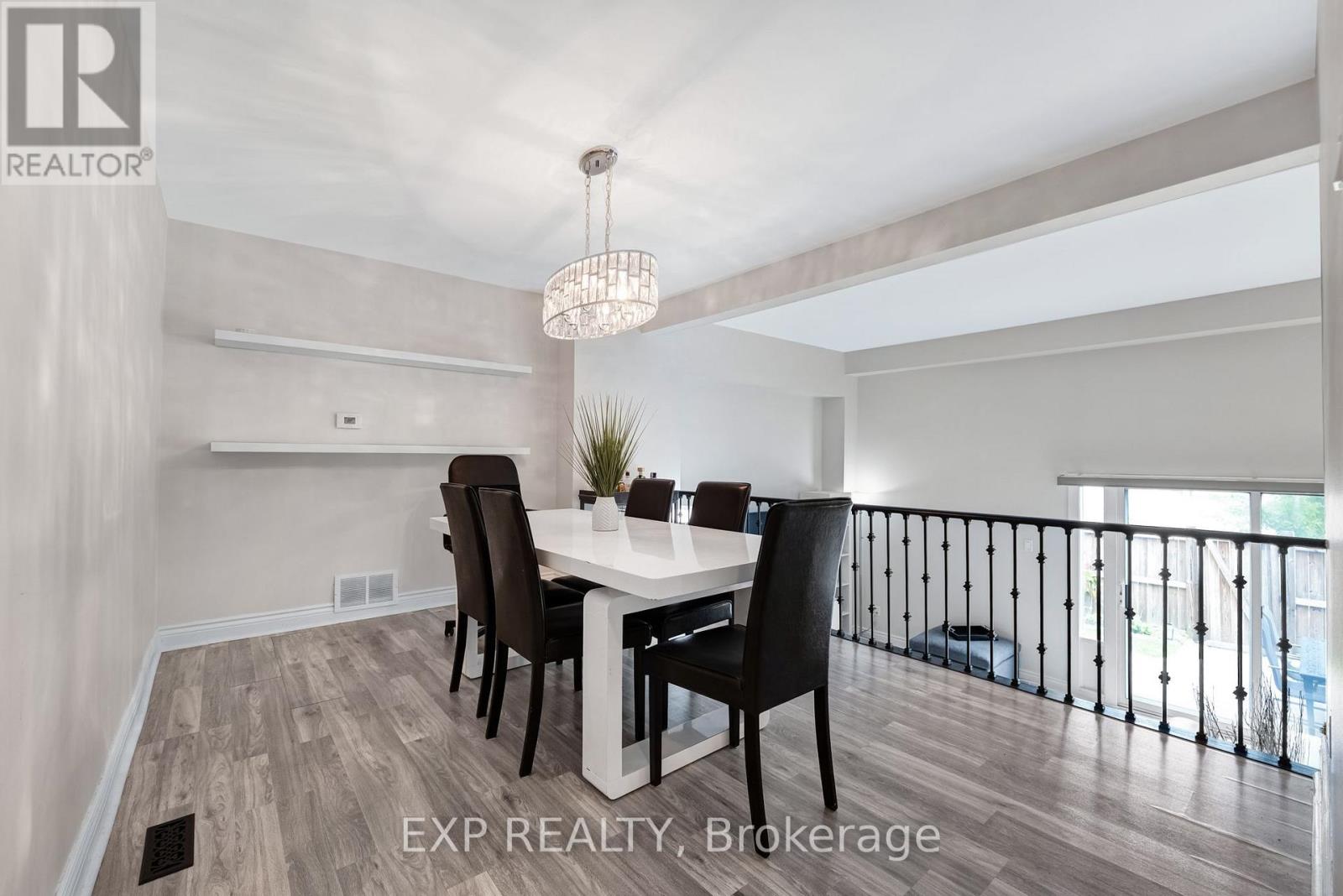 6 POPLAR CRESCENT - Image 14