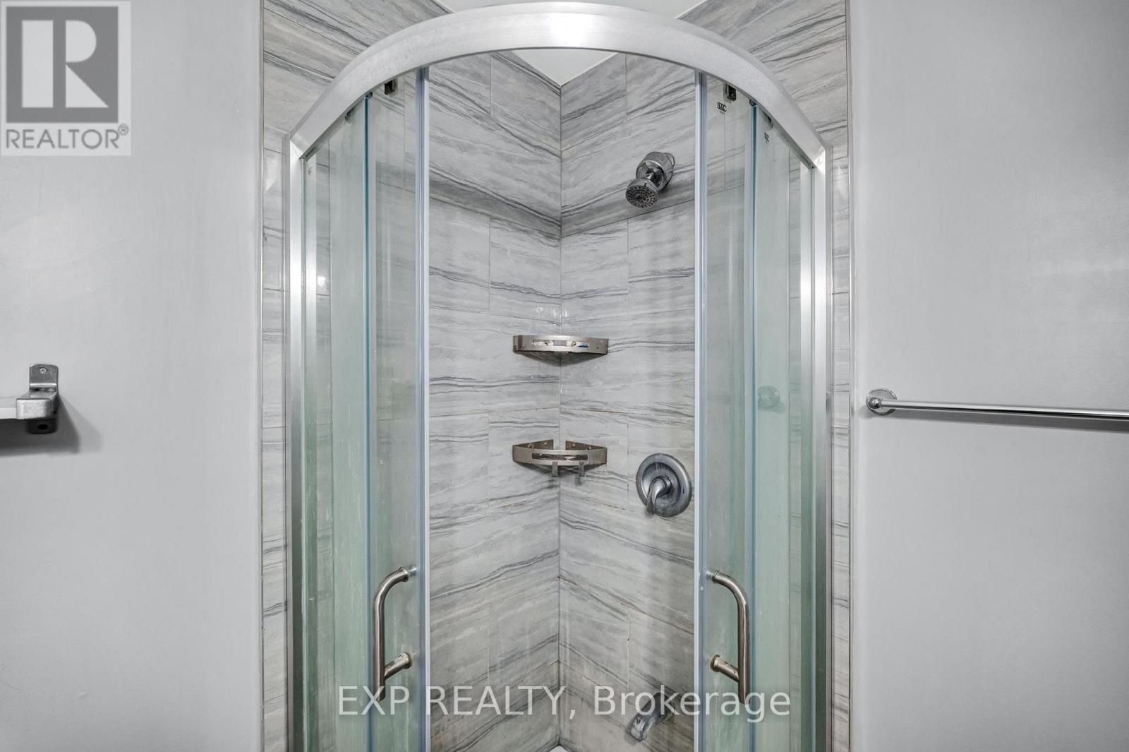 6 POPLAR CRESCENT - Image 31