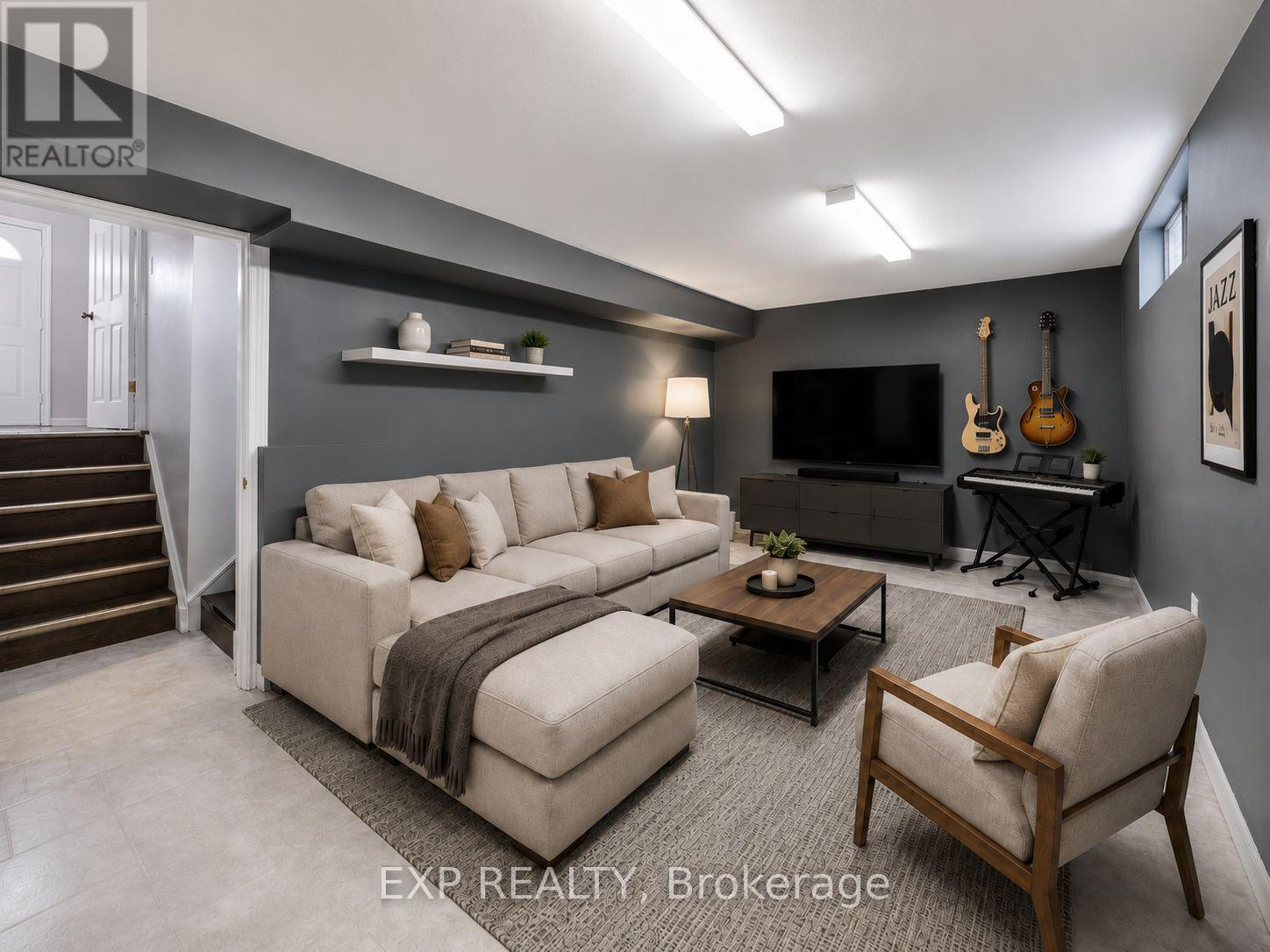 6 POPLAR CRESCENT - Image 32
