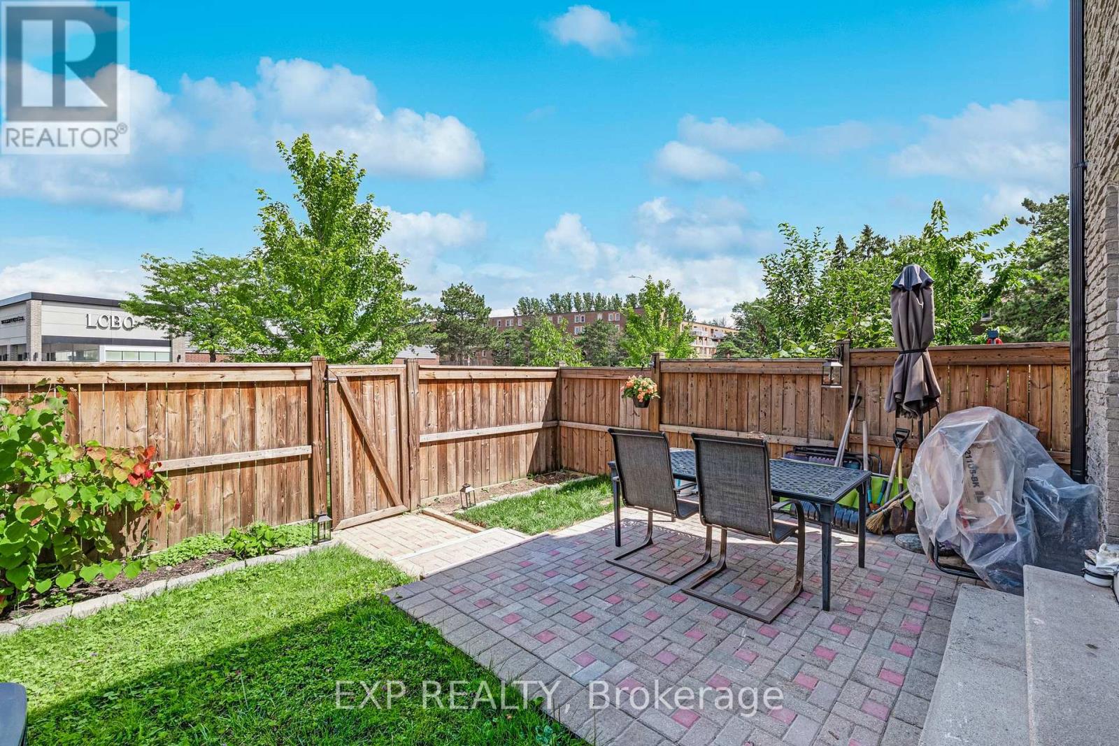 6 POPLAR CRESCENT - Image 33