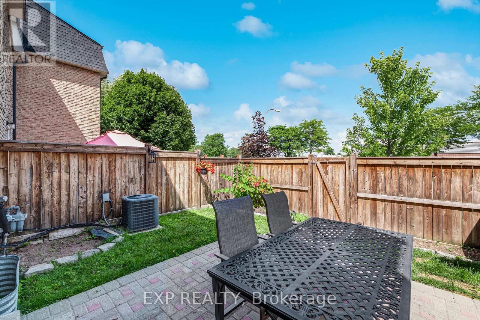6 POPLAR CRESCENT - Image 34