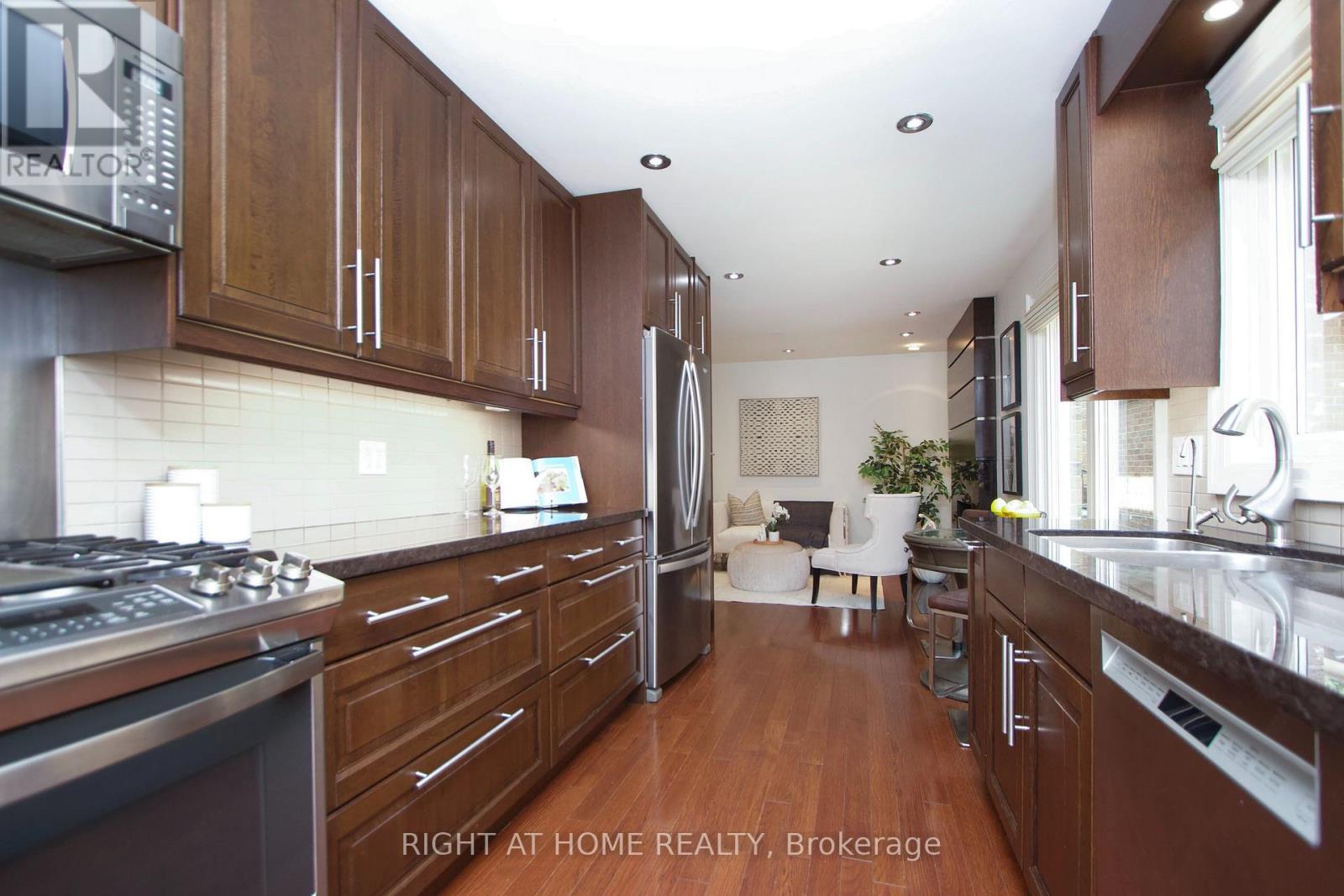 137 JOANNA CRESCENT - Image 14