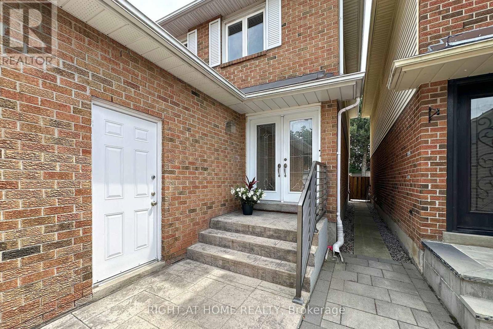 137 JOANNA CRESCENT - Image 3