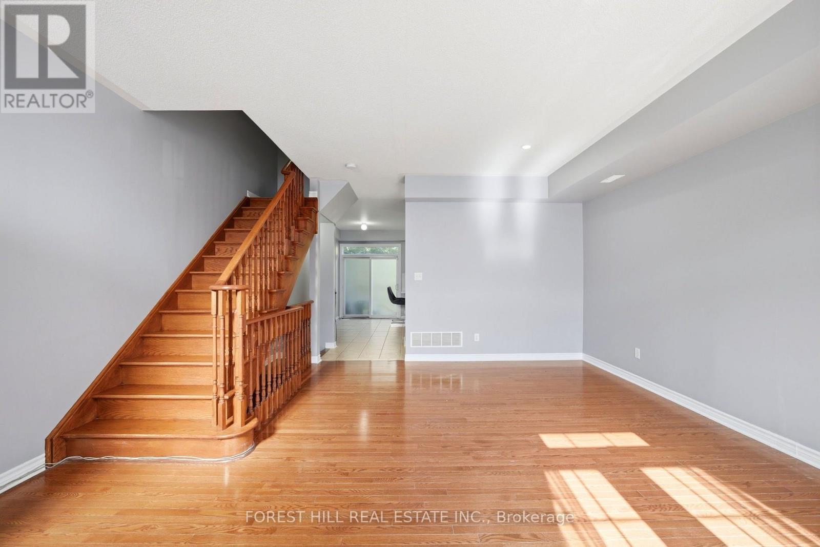 12 LAMBRINOS LANE - 10