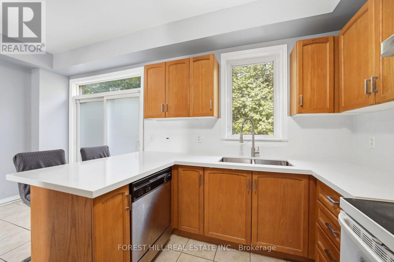 12 LAMBRINOS LANE - 13