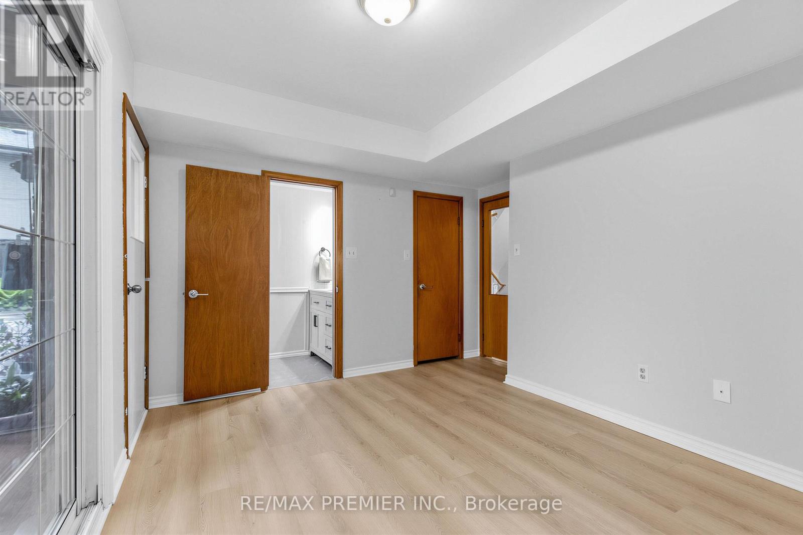 21 HALBADIER PLACE - 37